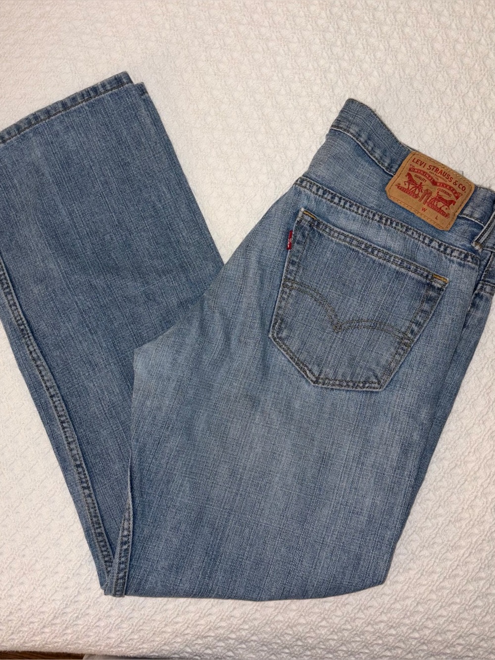 Levi’s 569 men’s 32x30.5 loose fit bootcut jeans needs a belt loop repaired